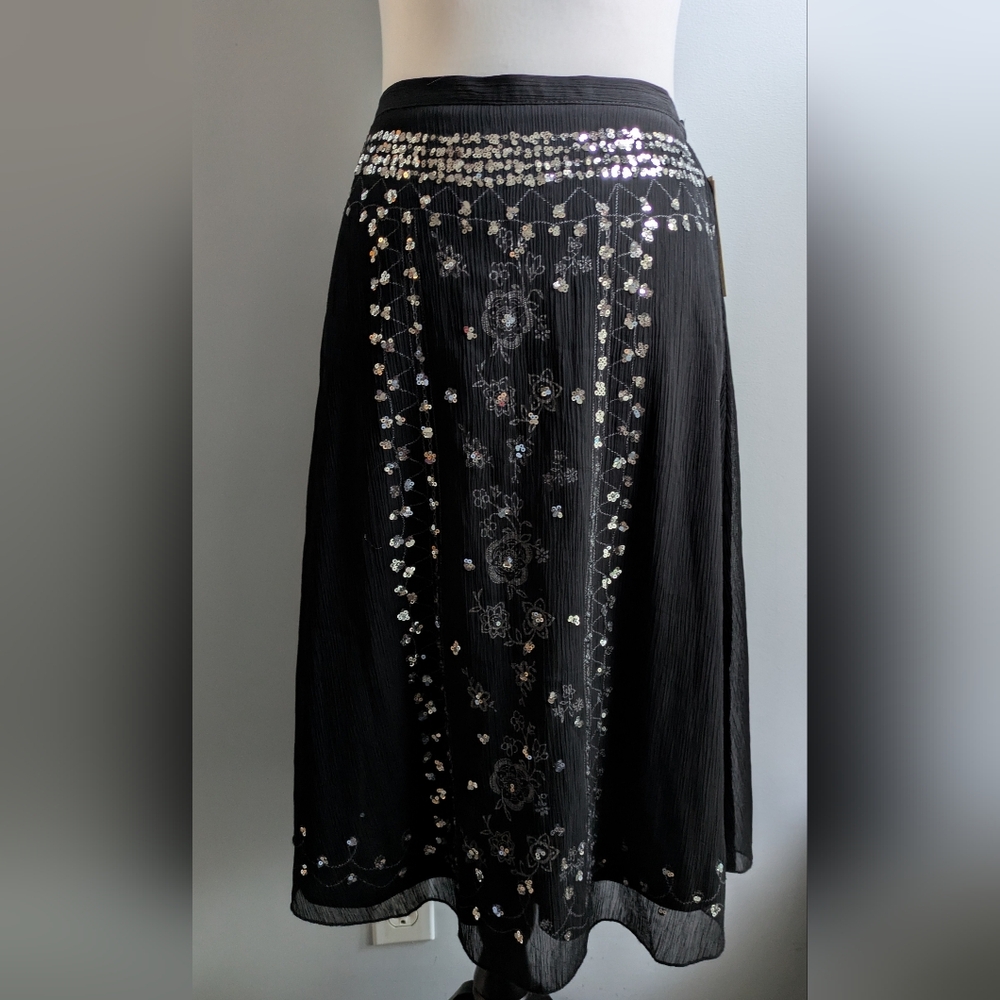 NWT... Whimsical Chiffon Sequin Patterned Skirt Size Girls XL ( XS Womens)